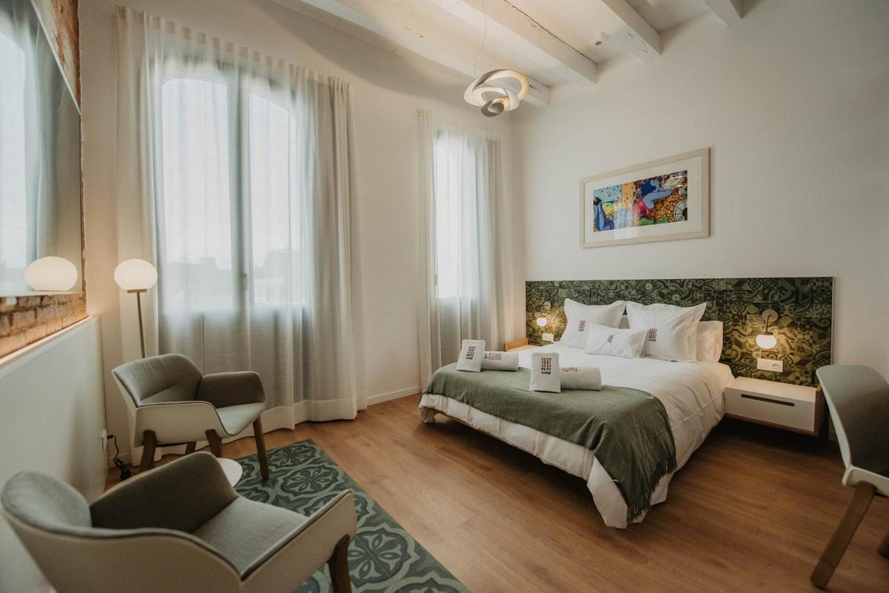 Petit Luxe Volta Bed & Breakfast ตาราสซา ภายนอก รูปภาพ