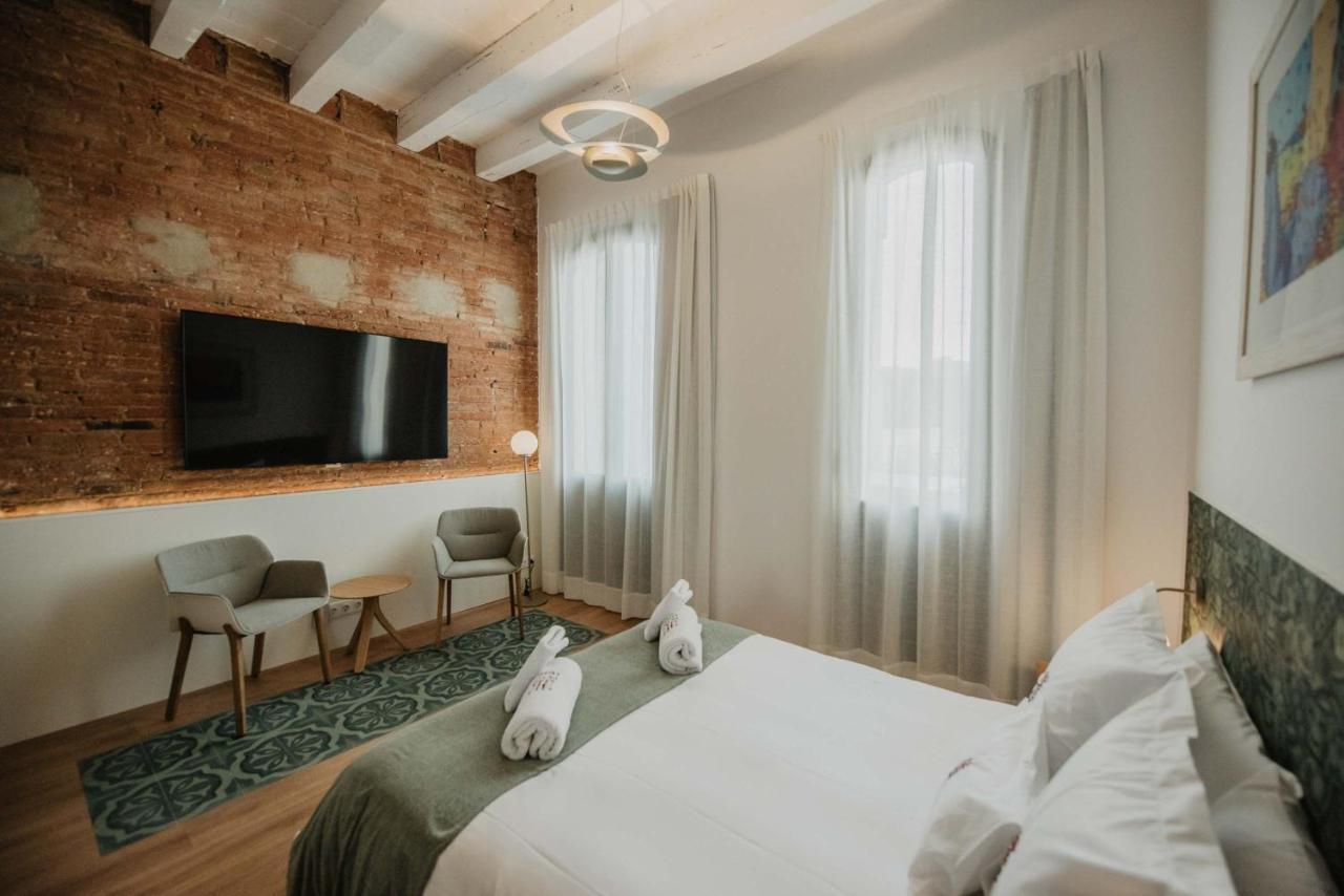 Petit Luxe Volta Bed & Breakfast ตาราสซา ภายนอก รูปภาพ