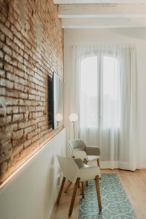 Petit Luxe Volta Bed & Breakfast ตาราสซา ภายนอก รูปภาพ