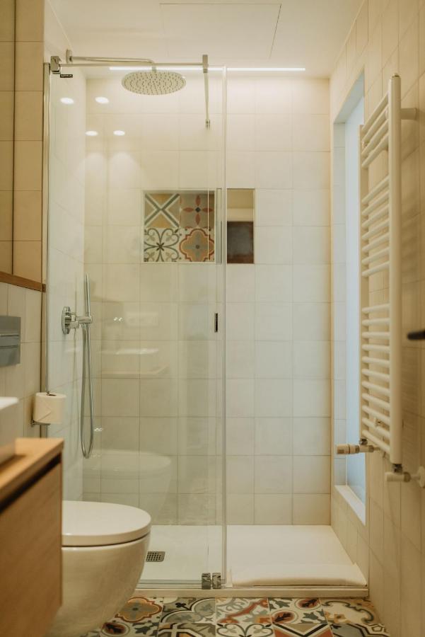 Petit Luxe Volta Bed & Breakfast ตาราสซา ภายนอก รูปภาพ