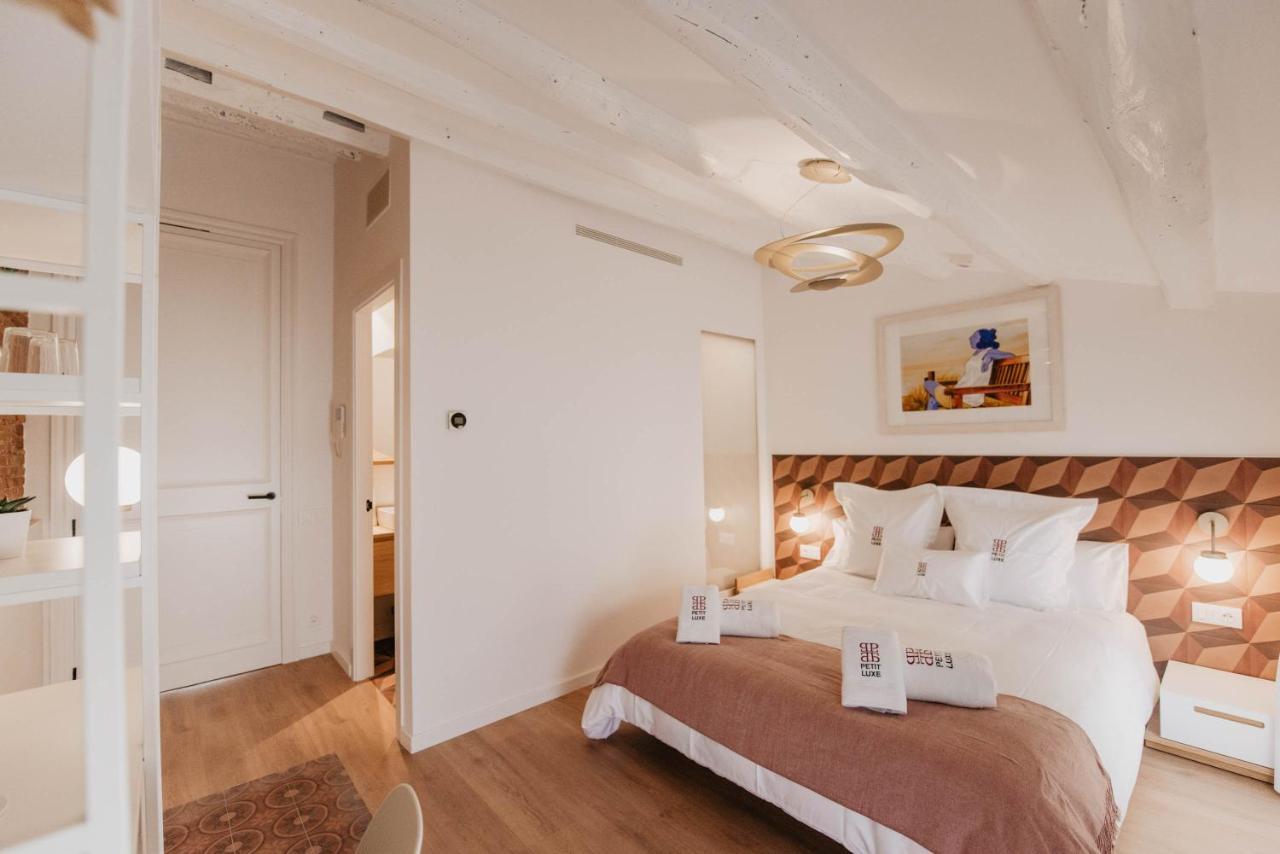 Petit Luxe Volta Bed & Breakfast ตาราสซา ภายนอก รูปภาพ